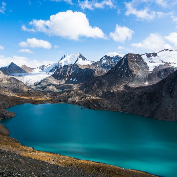 Kirgizstāna Augusts